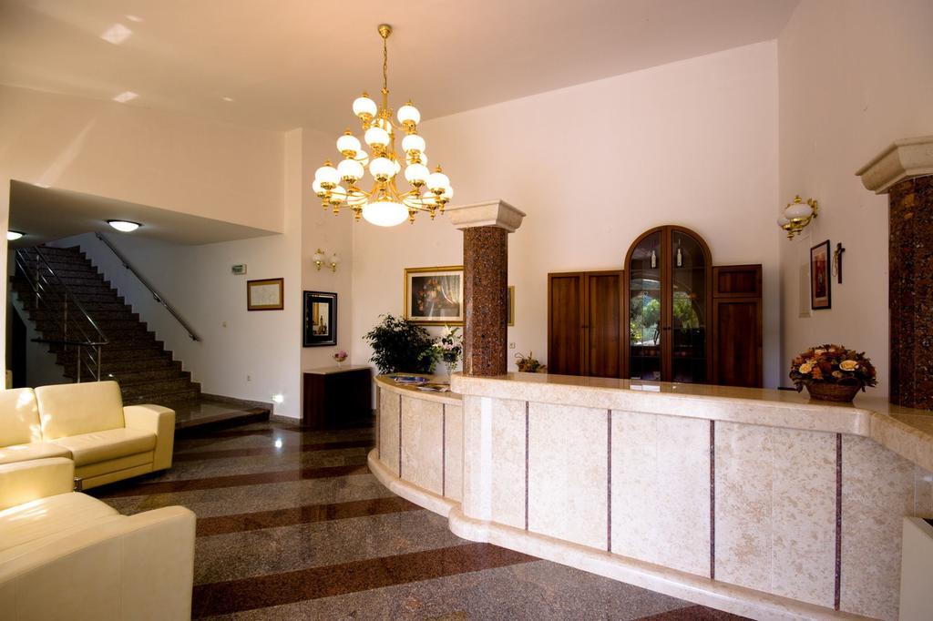 Hotel Carmen Krnica Luaran gambar